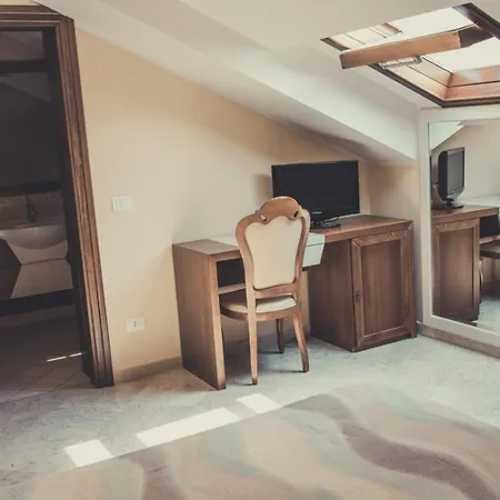 茵索尼娅酒店 酒店