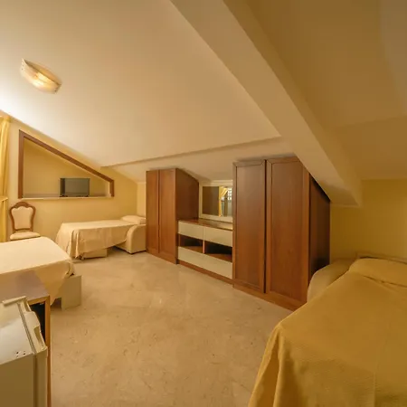 酒店 茵索尼娅酒店 3*