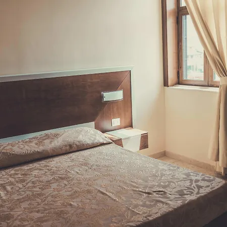 茵索尼娅酒店 酒店 3*