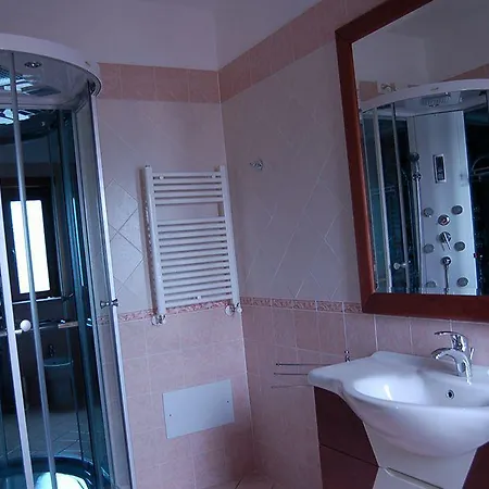 茵索尼娅酒店 阿格罗波利